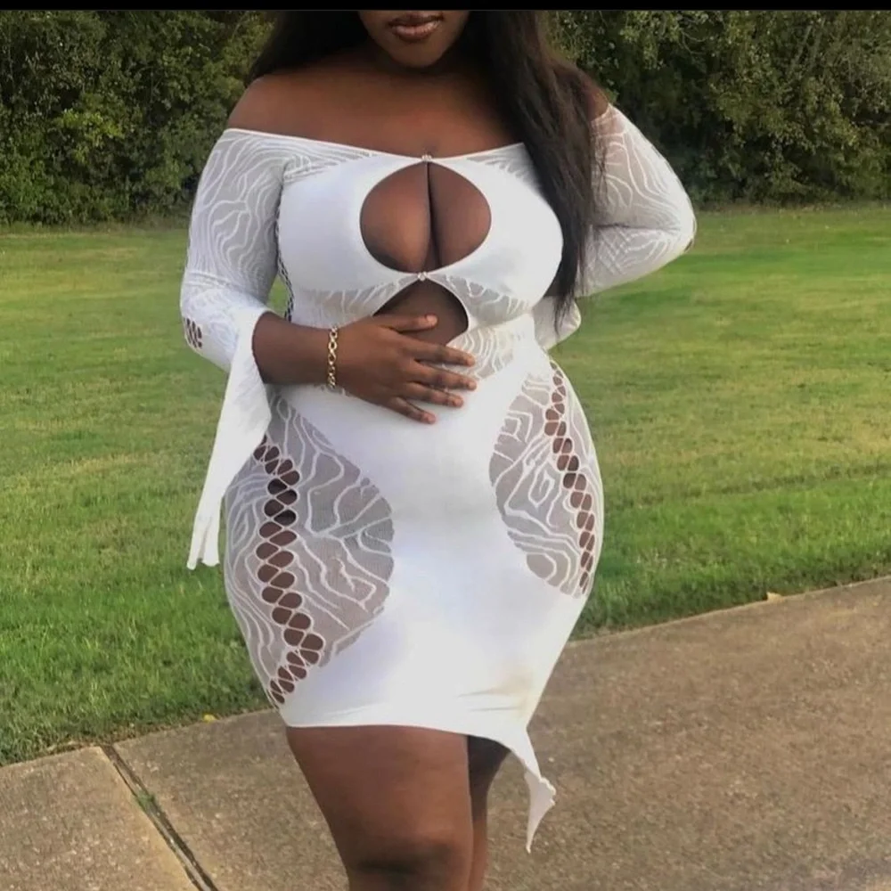 POSTERGIRL Charlotte Dress - Picture 4 of 4